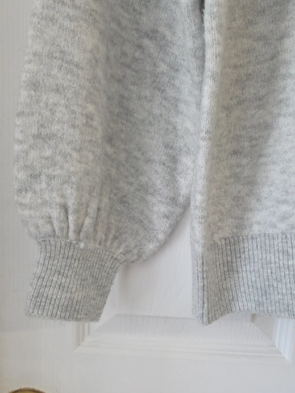 Vince Camuto Heather Gray Raglan Crewneck Sweater Size S Like New - Picture 5 of 14